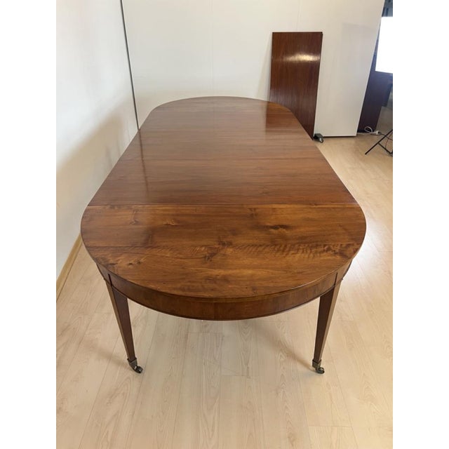 Biedermeier Walnut Expandable Dining Table, Switzerland, 1820 For Sale - Image 13 of 18