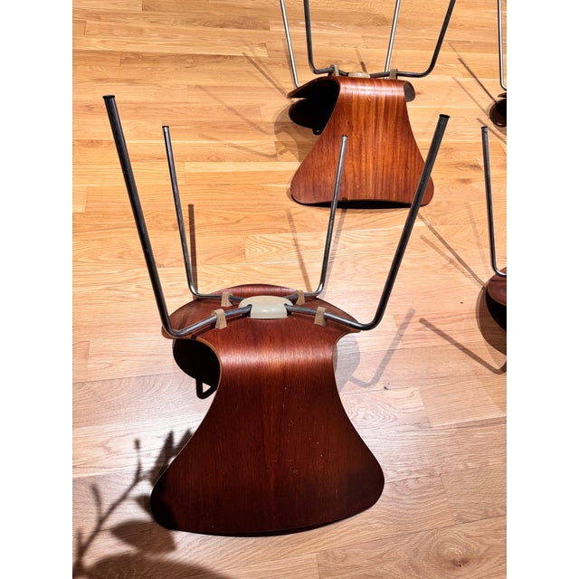 Brown 1950s Set of 5 Model 3107 Arne Jacobsen Series 7 Stackable Teak Dining Chairs - Make Me an Offer For Sale - Image 8 of 11