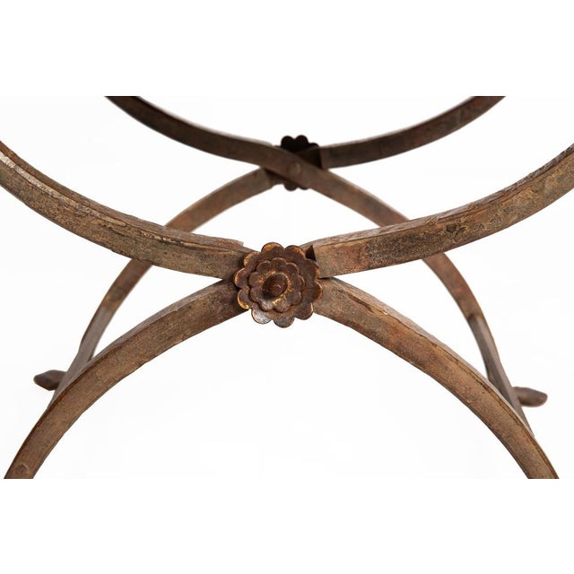 Antique Pair of Wrought-Iron and Leather Savonarola Chairs, Early 20th Century For Sale - Image 11 of 18