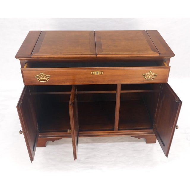 Flip Top Banded One Drawer Raised Panel Cherry 3 Door Liquor Cabinet Server MINT For Sale - Image 17 of 18