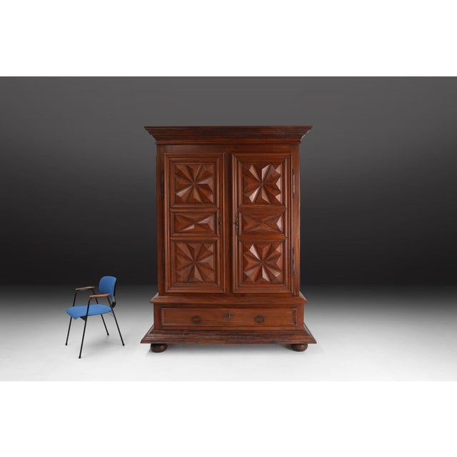 French Louis XIII Oak Wardrobe with Geometric Carving, Early 17th Century For Sale - Image 15 of 16