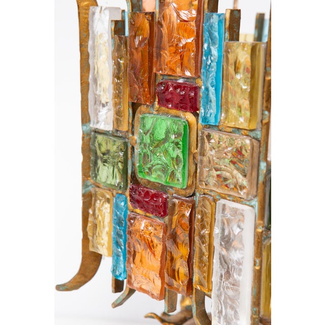 Il weights approx. 11 kilograms. Original label. It works with one bulb type E27 This piece has an attribution mark, I am...