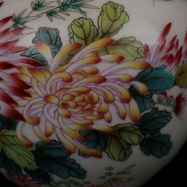 Small Chinese Famille Rose Chrysanthemum Porcelain Tea Caddy, Chinoiserie Lidded Ginger Jar For Sale In New York - Image 6 of 9