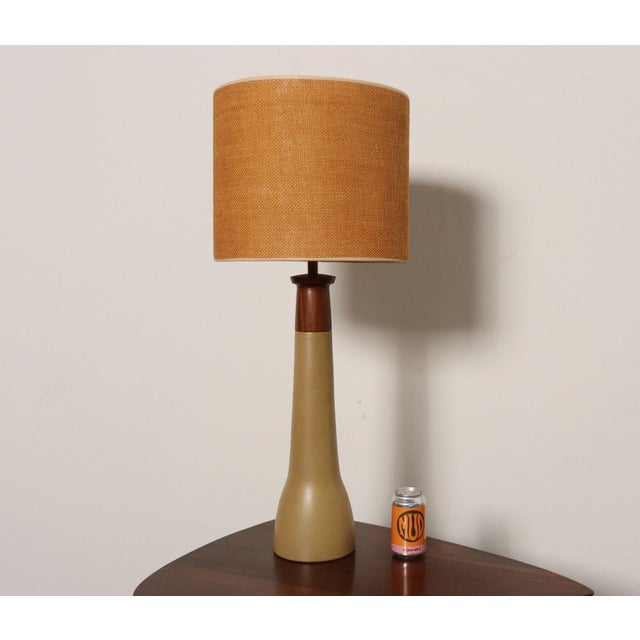 Mustard Vintage Gordon and Jane Martz Ochre Stoneware and Walnut Table Lamp With Finial For Sale - Image 8 of 14