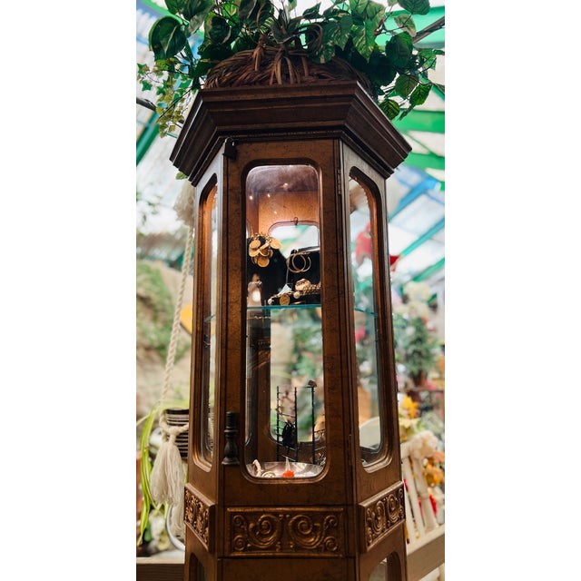 Mid-Century Hollywood Regency Gold Gilt Display Cabinet | Curio For Sale - Image 18 of 18