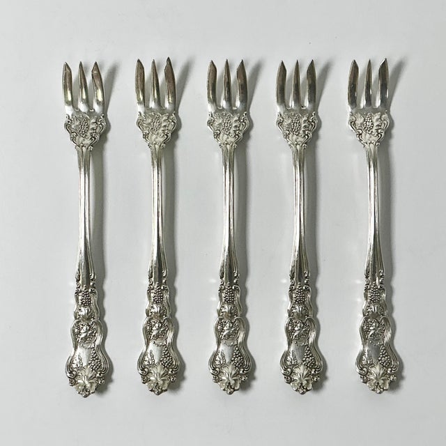 English 1940s Vintage Hollywood Regency English Chippendale Silverplate Seafood Forks - Set of 5 For Sale - Image 3 of 10