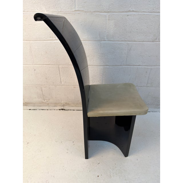 1980s Elegant Set of Six Italian Black Lacquered Dining Chairs For Sale In New York - Image 6 of 14