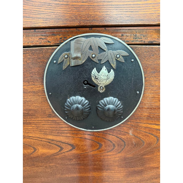 Antique Japanese Meiji Period Keyaki Two-Piece Stacking Tansu Chest With Hidden Drawers & Original Key For Sale - Image 11 of 15