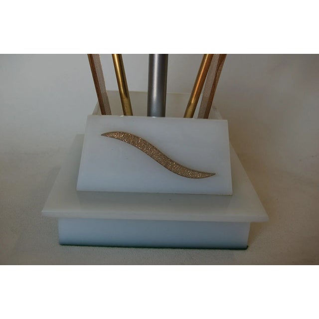 1950s Gold Glitter Scrolling Acrylic Star Table Lamp by Moss Lighting For Sale - Image 5 of 11