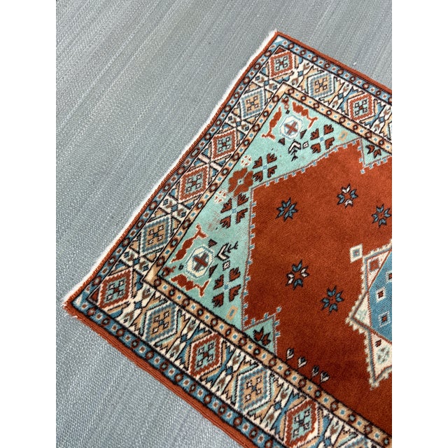 Red 2ft 7in × 9ft Wool Runner For Sale - Image 8 of 12