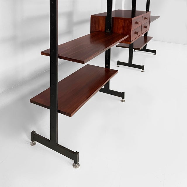 Wood Mid-Century Modern Italian Modular Bookcase in Wood and Metal, 1960s For Sale - Image 7 of 18