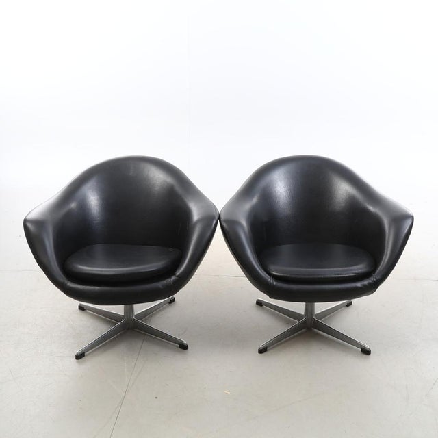 Vintage Swivel Chairs in Black Synthetic Leather with Chrome Bases, 1990, Set of 2 For Sale - Image 3 of 17