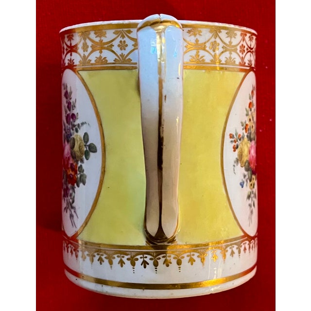 Antique Early 19th Century Georgian Chamberlains Worcester Yellow Ground Mug With Oval Panels of Flower Bouquets Circa 1800 For Sale - Image 9 of 11