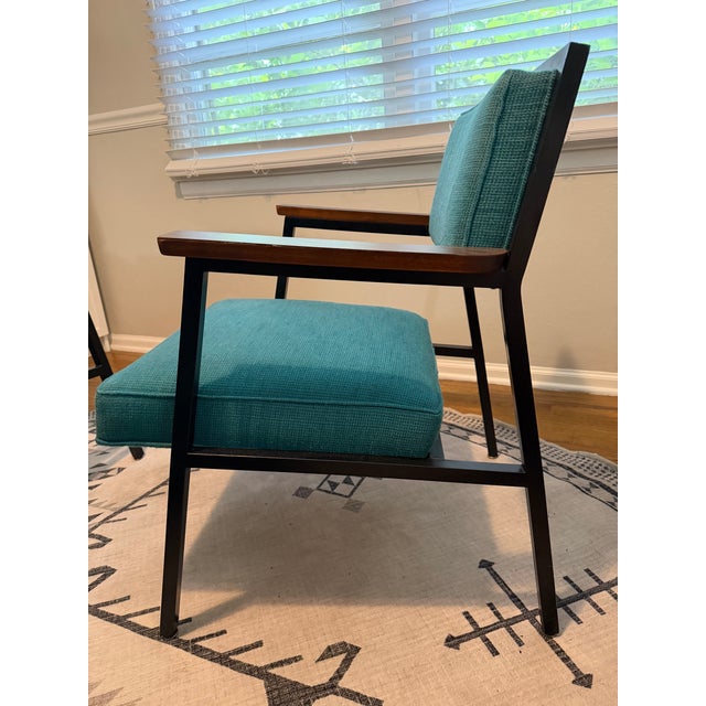 Teal Pair of Steelcase Mid-Century Modern Lounge Armchairs in Original Upholstery For Sale - Image 8 of 11