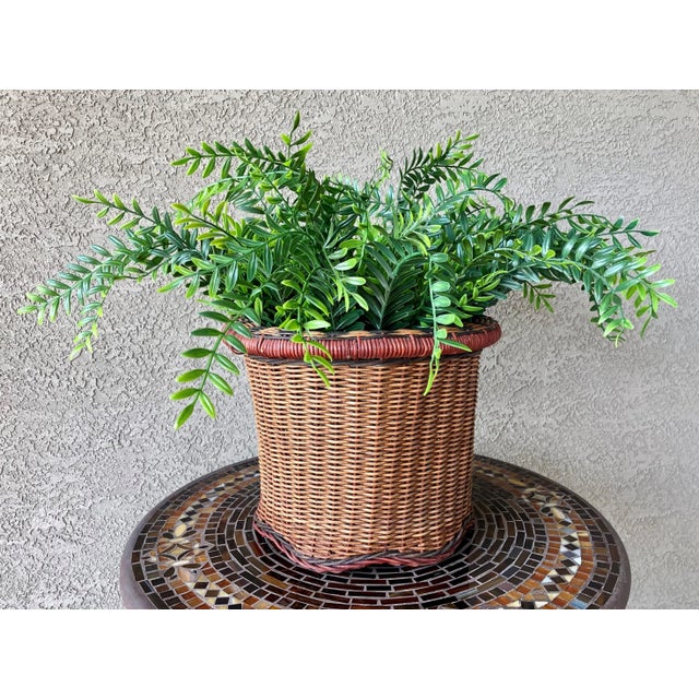 Excellent Pre-Owned Condition. Note: Faux greens are not included. Take a look at this fabulous rustic, yet contemporary...