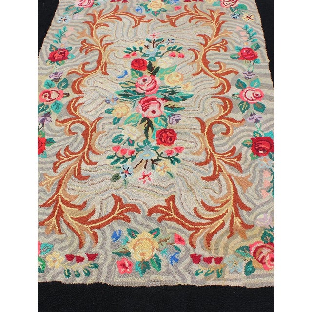 Charcoal, Red, and Green Antique American Hooked Rug With Large Flower Design 4'7"x6'6" For Sale In Atlanta - Image 6 of 10