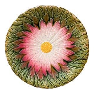 French Majolica Daisy Plate Orchies, Circa 1890 For Sale