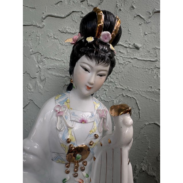 Hollywood Regency Vintage Chinese Porcelain Court Lady Musician Figurine With Applied Flowers and Gilt Accents For Sale - Image 3 of 12