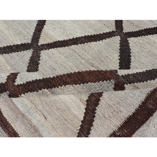 Natural Color-Tone Flat-Weave Kilim in Diamond Design in Gray and Brown For Sale - Image 4 of 11