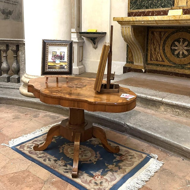 Walnut and walnut burl coffee table, second half of the 19th century, requiring restoration as shown in the photo. One...