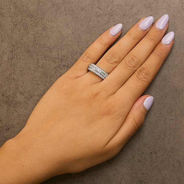 .925 Sterling Silver 1.0 cttw Lab Grown Diamond 3 Row Band Ring (F-G Color, VS1-VS2 Clarity) - Ring Size 7 For Sale In New York - Image 6 of 7