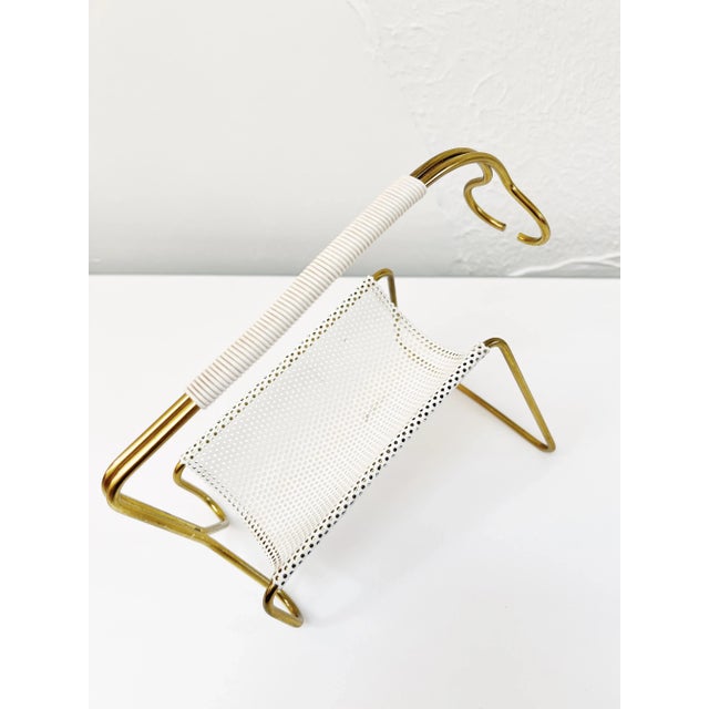 Beautiful design. Statement piece for the table and that special bottle of wine.