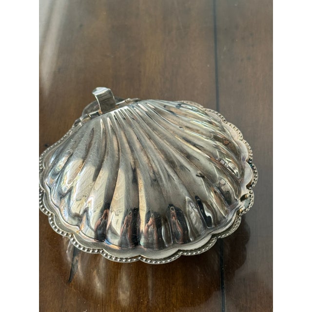 Vintage Silver Plated Hinged Shell Dish With Glass Inlay – Coastal Regency Decorative Box For Sale In Los Angeles - Image 6 of 6
