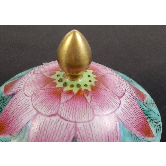 Chinese Porcelain Lotus Flower Lidded Urn For Sale In Portland, OR - Image 6 of 9
