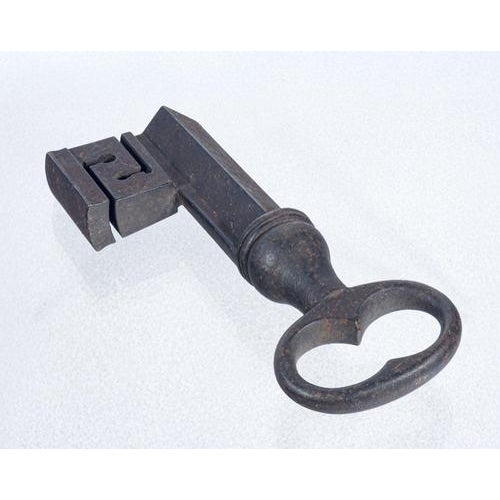 Large Antique 19th Century Iron Key For Sale - Image 5 of 14