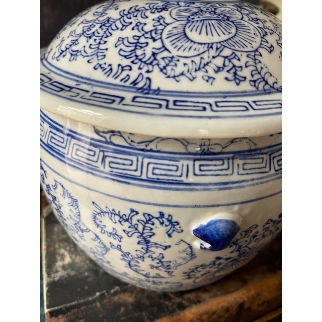Blue and White Chinoiserie Foo Dog Lidded Bowl For Sale - Image 4 of 9