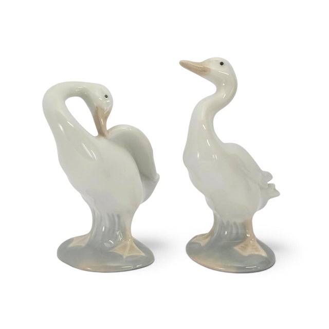 Pair of Lladro Little Duck Porcelain Figurines #4552 & #4553 For Sale In San Francisco - Image 6 of 12