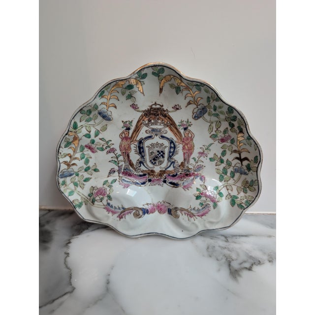 Late 19th Century Edmé Samson Armorial Shell Dish – Hand-Painted Porcelain Catch-All Tray For Sale In New York - Image 6 of 7