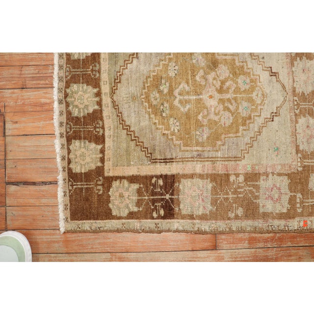 Mid-20th Century Zabihi Collection Turkish Anatolian Neutral Throw Rug - 2'2" x 2'3" For Sale - Image 4 of 6