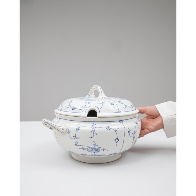 Mid 20th Century 20th Century Belgian Special Edition Porcelain Tureen With Lid For Sale - Image 5 of 18