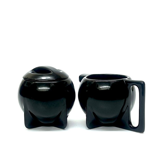 Mid-Century Modern 1980s Bauhaus Revival Spherical Black Ceramic Creamer & Sugar Bowl Set Attributed to Cowan Pottery For Sale - Image 3 of 10
