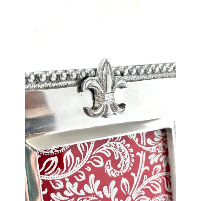 Vintage Pewter Fleur-De-Lis Picture Frame – French Heraldic Silver Frame For Sale - Image 4 of 8