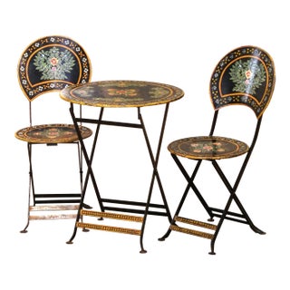 Early 20th Century French Hand-Painted Wrought Iron Folding Bistro Set, 3 Pieces For Sale