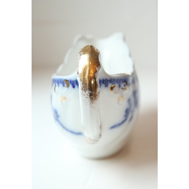 1890-1910 English Grindley Gilded (Flow Blue) Transferware Gravy Boat For Sale - Image 9 of 9
