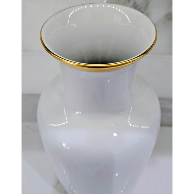 Gerold Porzellan Bavaria White Cabinet Vase With Gold Trim – Western Germany Mid 20th Century For Sale - Image 4 of 9