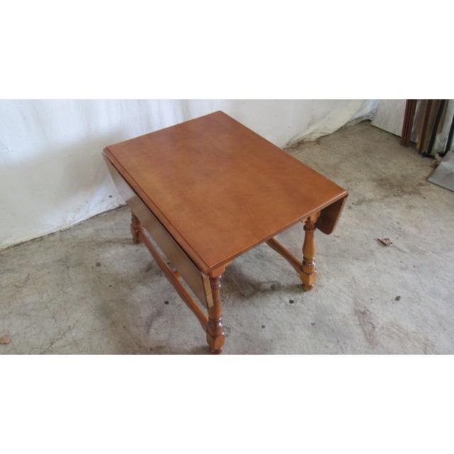 Traditional Mid 20th Century Pa House Pennsylvania Maple Drop Leaf Table For Sale - Image 3 of 7