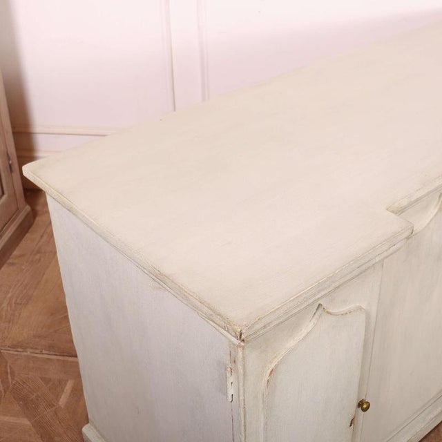 English Breakfront Dresser Base in Pine For Sale - Image 11 of 14
