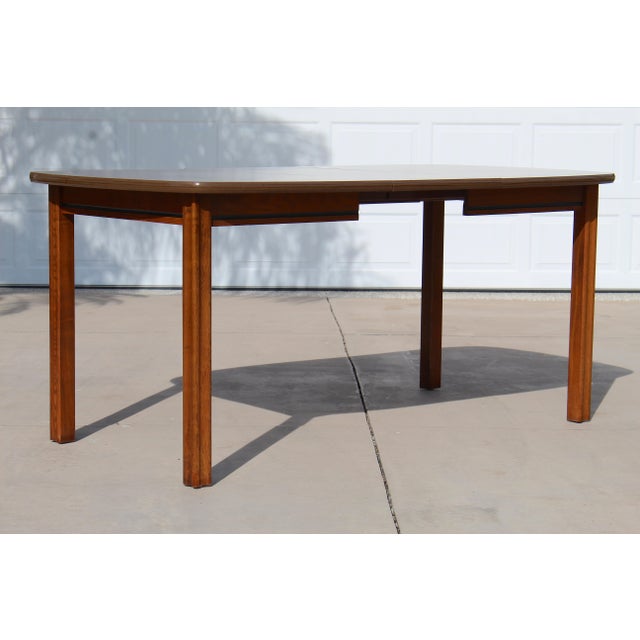 Mid-Century Modern American Walnut Expandable Dining Table, C. 1960s–1970s For Sale - Image 15 of 17