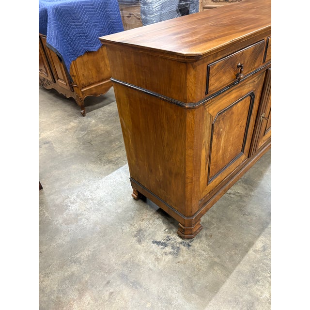 French French Buffet Louis Phillipe Style Circa 1850 Walnut Wood From South East of France For Sale - Image 3 of 6