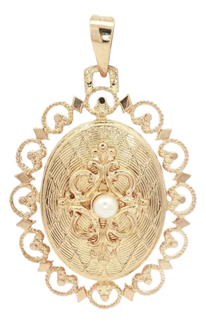 Vintage 18k Yellow Gold Filigree Textured Filigree Locket With a Cultured Pearl
