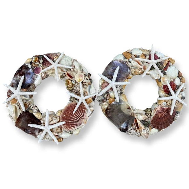 Vintage Decorative Pair of Round Frames with See Shells. Can be use like pictures or mirrors frames.