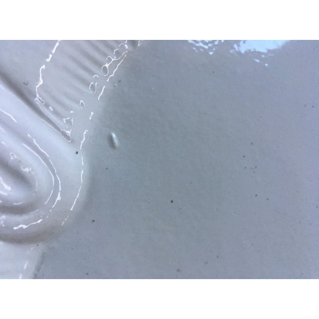 Large English Ironstone Serving Dish With Floral Naturalist Design For Sale - Image 10 of 12