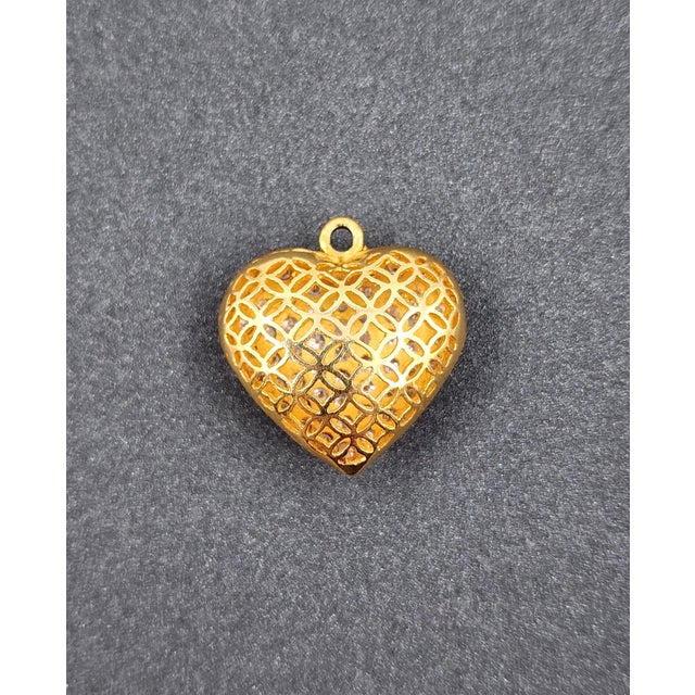 Metal 1.50 Ct Diamond Studded Heart Pendant For Sale - Image 7 of 9