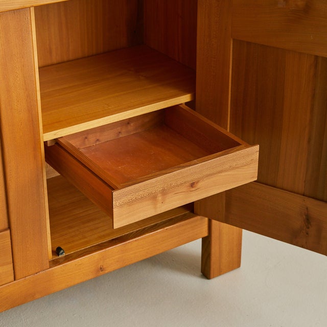 French Elm Sideboard by Maison Regain, 1970s For Sale In Chicago - Image 6 of 18