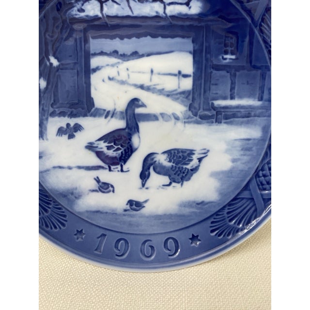 Royal Copenhagan Vintage 1969 Royal Copenhagen Blue & White Farmyard Plate For Sale - Image 4 of 4