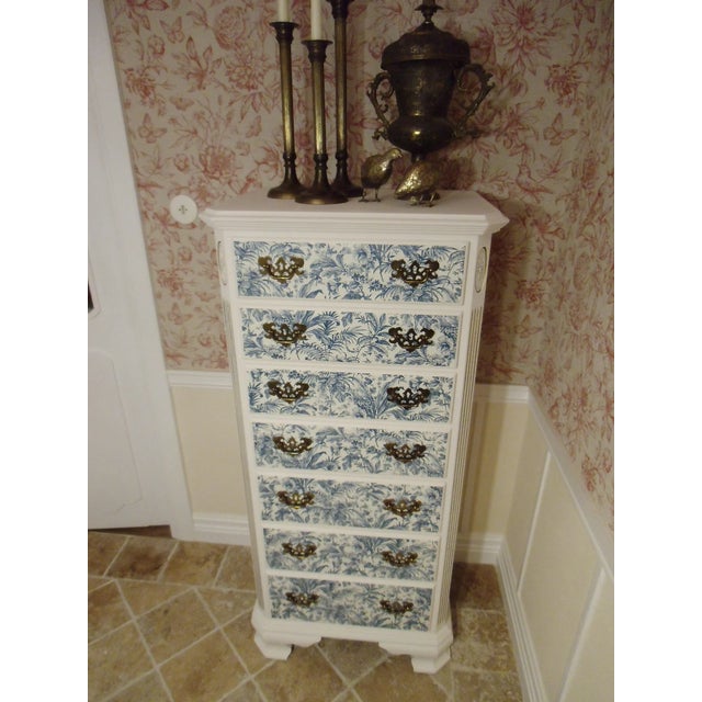 Georgian Court Chest of Drawers by Ethan Allen, 1990s For Sale - Image 11 of 12